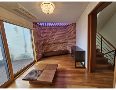 판교신도시내 최고 인기블럭에 위치한 통단독 월세(3억/700만원), 럭셔리, 모던.입주협의