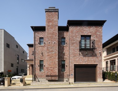 운중동 인기블럭위치. 럭셔리한 미국식 목조주택,최고급수입자재.실내주차1대.세안고